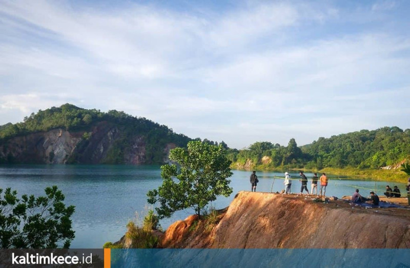 Suasana kolam bekas tambang batu bara di Kelurahan Makroman, Sambutan, Samarinda. (foto: muhibar sobary ardan/kaltimkece.id)