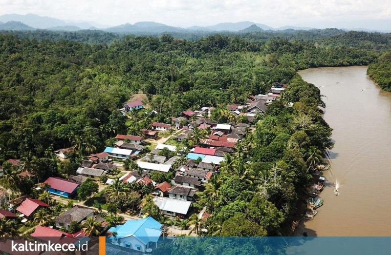 Suasana Kampung Long Isun, Kecamatan Long Pahangai, Mahakam Ulu (Koalisi Kemanusiaan untuk Pemulihan Kedaulatan Masyarakat Adat di Desa Long Isun untuk kaltimkece.id)